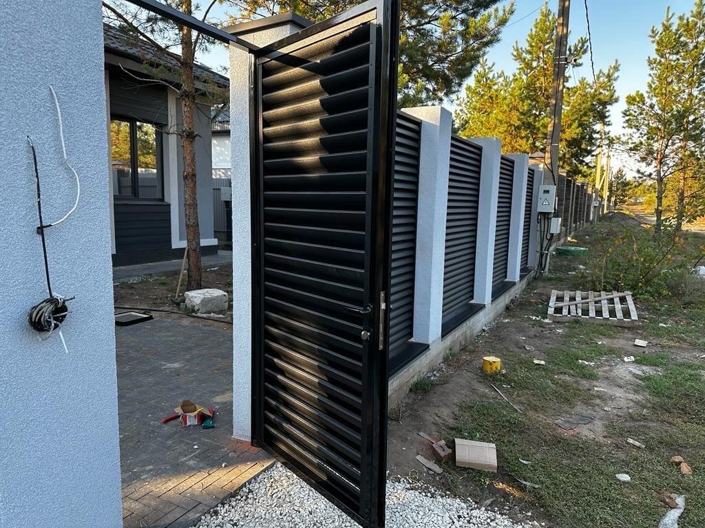 Забор-жалюзи 18м RAL9005/9005 Черный двухсторонний МАТТЕ фото 6 в Волгограде