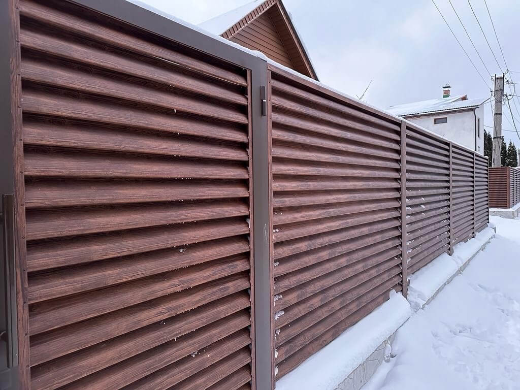 Забор-жалюзи из ламелей еврожалюзи 43м Каштан Printech фото 3 в Волгограде