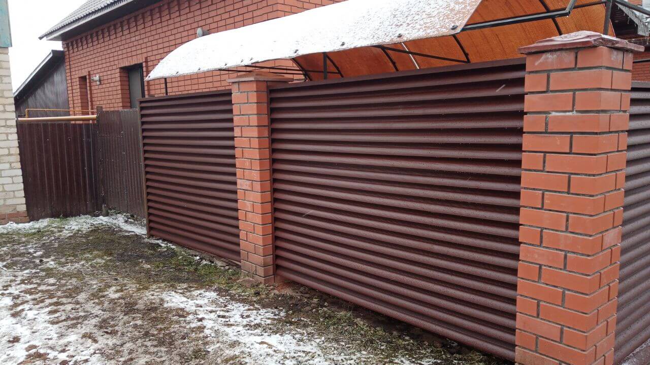 Забор из ламелей еврожалюзи 12м RAL8017/8017 Шоколад двусторонний МАТТЕ фото 4 в Волгограде
