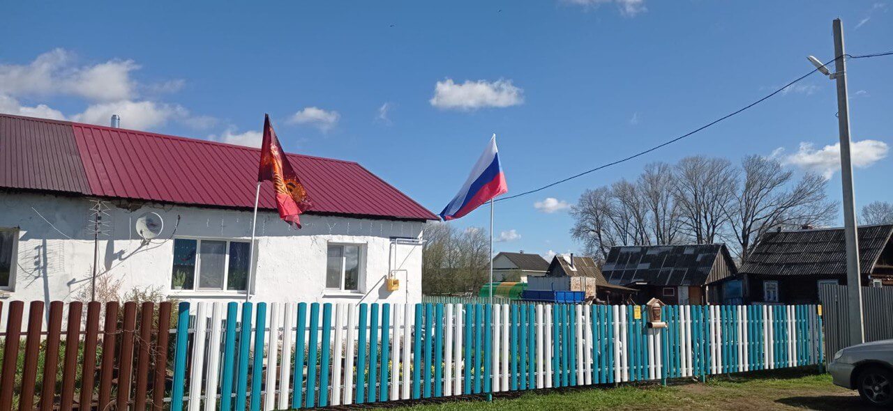 Забор из евроштакетника 16м RAL5021 Морская Волна, RAL9003 Белый фото 1 в Волгограде
