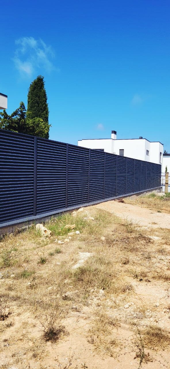 Забор-жалюзи 65м RAL7024/7024 Серый Графит МАТТЕ двусторонний фото 6 в Волгограде
