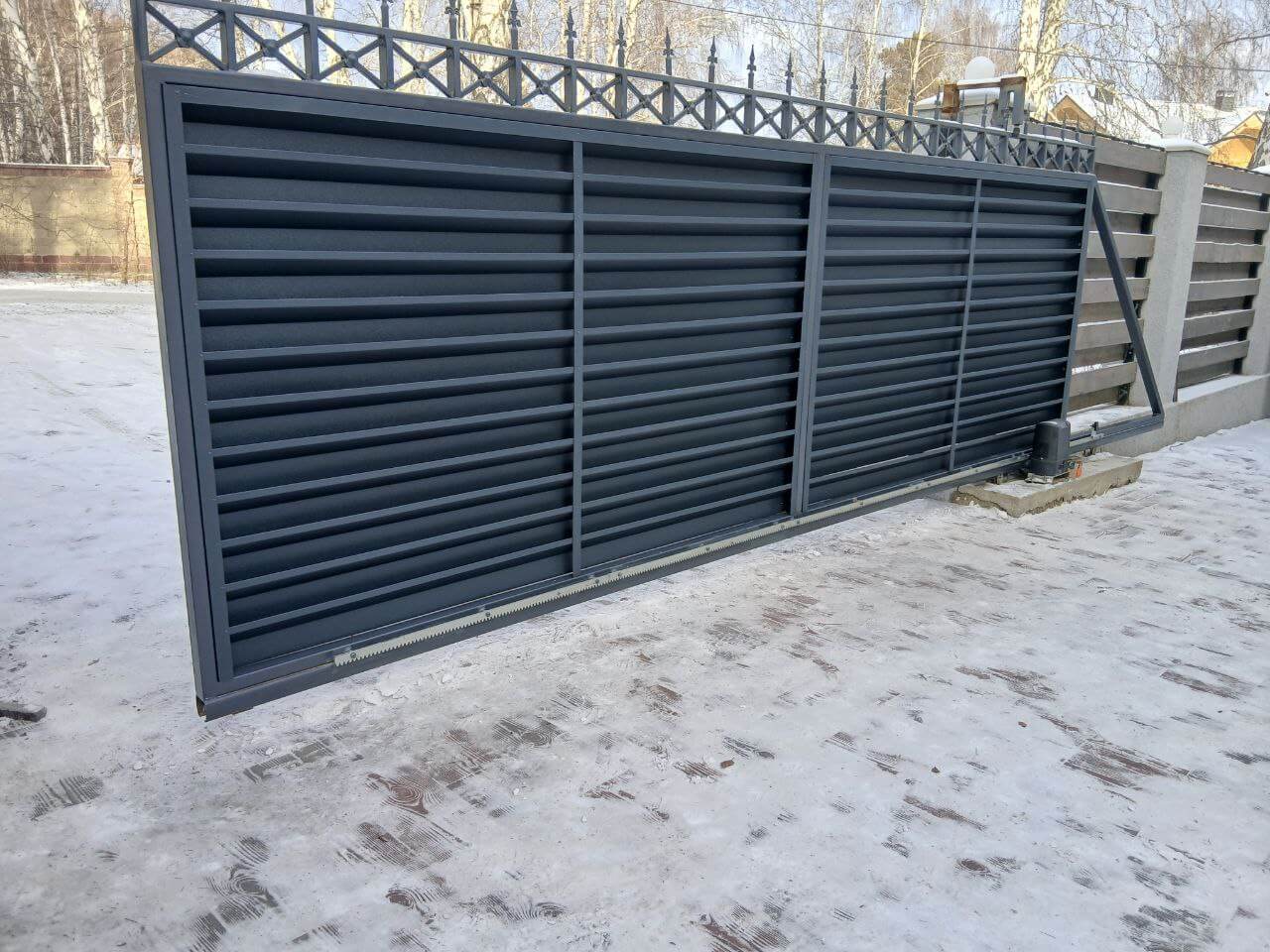 Входная группа из ламелей Хай-Тек RAL7024/7024 Серый Графит двусторонний МАТТЕ фото 8 в Волгограде