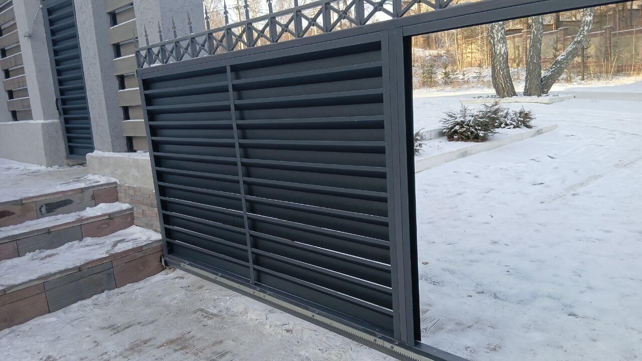 Входная группа из ламелей Хай-Тек RAL7024/7024 Серый Графит двусторонний МАТТЕ фото 16 в Волгограде