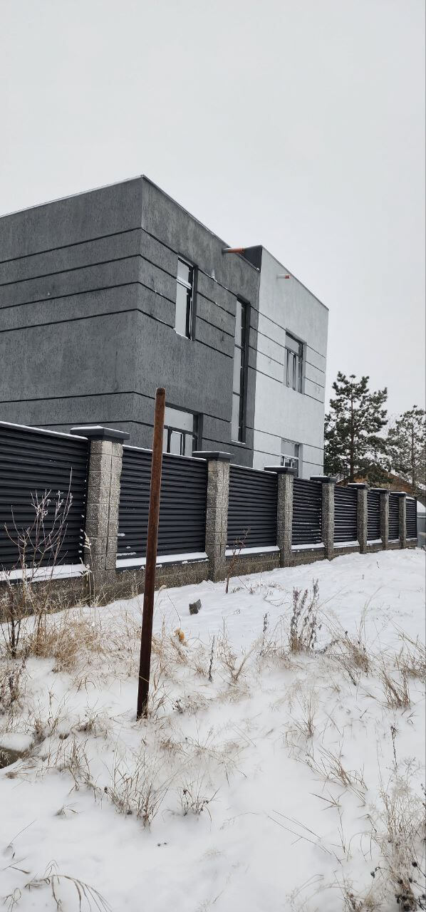 Забор-жалюзи из ламелей ЭКО-Z 66м RAL9005/9005 Черный двусторонний МАТТЕ фото 1 в Волгограде