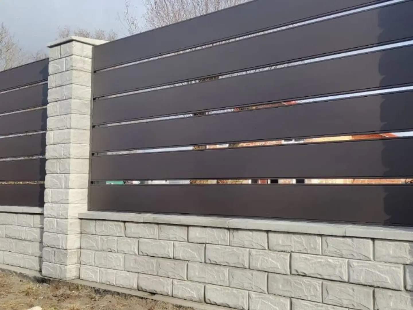 Забор-ранчо из металлопланкена 32м RAL8019 Темный Шоколад МАТТЕ фото 3 в Волгограде